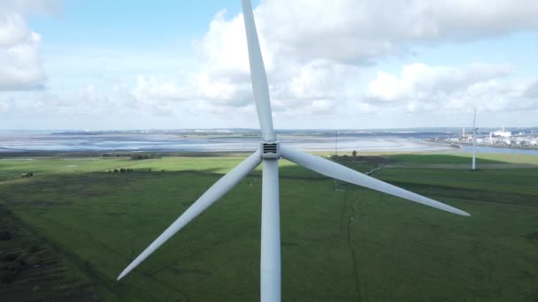 Вітрові Турбіни Зеленому Полі — стокове відео