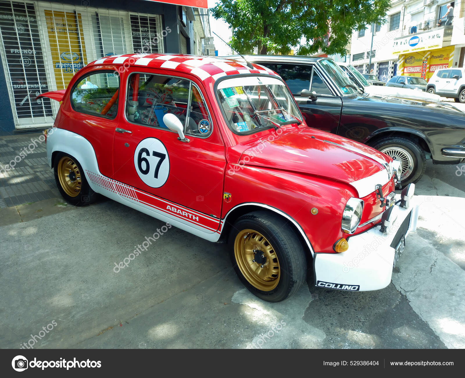 Lomas Zamora Buenos Aires Argentina Dezembro 2021 Sporty Red Fiat —  Fotografia de Stock Editorial © Wirestock #535627252