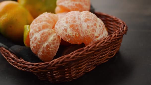 Friss Érett Mandarin Gyümölcsökkel Asztalon Egészséges Étel Koncepció Szelektív Fókusz — Stock videók