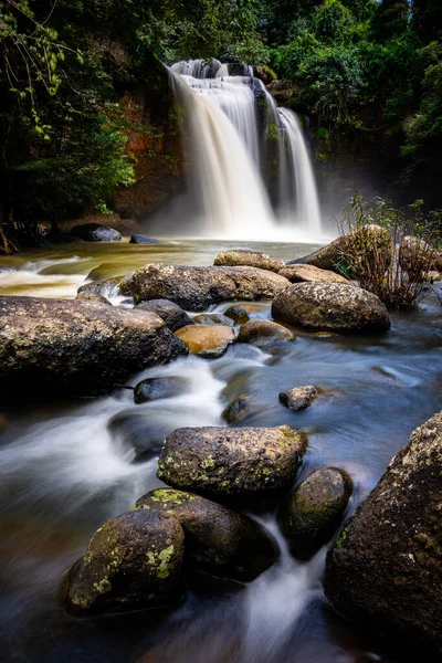 Cachoeira Haew Suwat Parque Nacional Khao Yai Khao Yai Tailândia — Fotografia de Stock