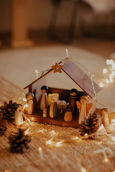 Enfoque Selectivo Belén Rodeado Luces Navideñas —  Fotos de Stock