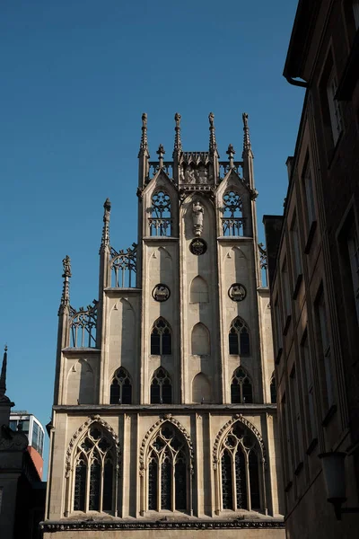 Вертикальний Кадр Historical City Hall Сонячний День Манстері Німеччина — стокове фото