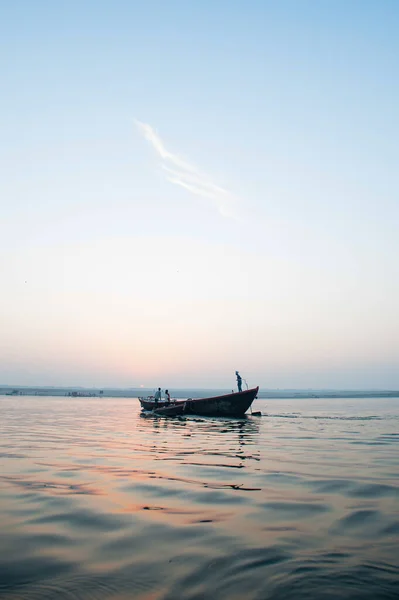 Plan Vertical Bateau Sur Gange Lever Soleil Inde — Photo