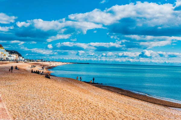 英国黑斯廷斯 在多云的天空下 沙滩上美丽的风景 — 图库照片