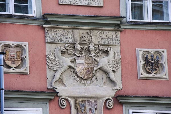 Wiener Neustadt Österreich Juli 2020 Nahaufnahme Des Wappens Der Hauptfassade — Stockfoto