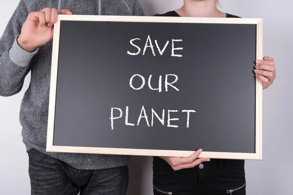 지구를 구하는 칠판을 — 스톡 사진