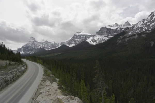 Malebný Národní Park Banff Kanadě Zasněženém Zimním Dni — Stock fotografie
