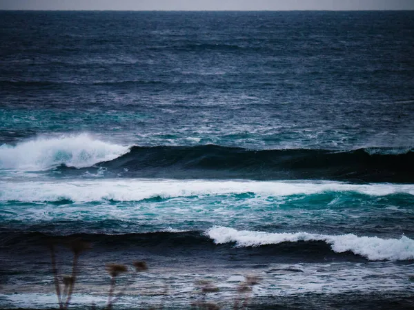 Rivage Mer Par Une Journée Nuageuse Sombre — Photo