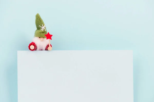 Χριστουγεννιάτικη Ευχετήρια Κάρτα Χαριτωμένο Gnome Κενό Χώρο Αντίγραφο Για Κείμενο — Φωτογραφία Αρχείου
