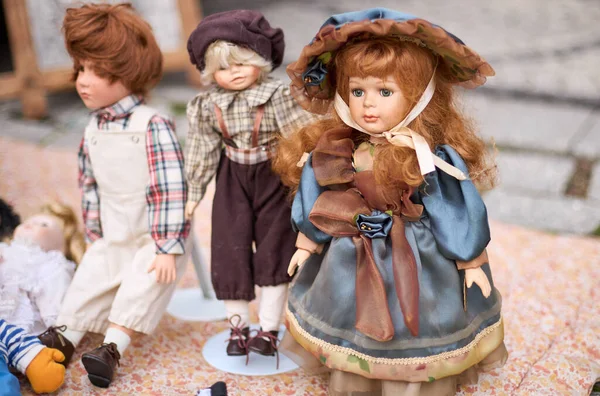 Πολύ Παλιές Κούκλες Τοποθετημένες Βαλίτσα Παλιό Παιχνίδι Παλιές Κούκλες Χειροποίητο — Φωτογραφία Αρχείου