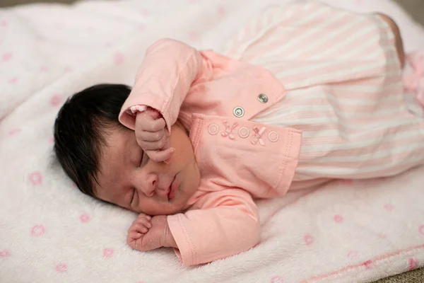 Cute Hispanic Baby Girl Sleeping White Pink Blanket — Photo