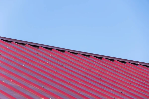 Telhado Vermelho Telhado Casa Fundo Céu Luz Solar — Fotografia de Stock