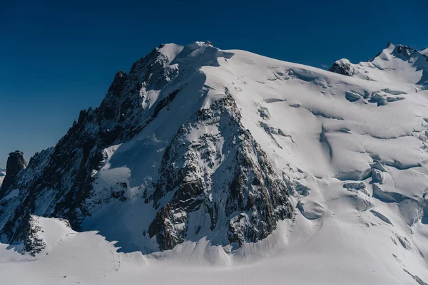 Lodowiec Duże Seraki Pokryty Śniegiem Górski Krajobraz Mont Blanc Massif — Zdjęcie stockowe