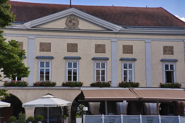 Wiener Neustadt Austria 2020年7月27日 ウィーンの中心部にある旧市庁舎の歴史的建造物の眺めNeustadt Lower Austria Austria Europe — ストック写真