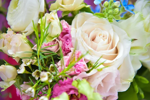 Een Close Shot Van Een Boeket Van Mooie Kleurrijke Bloemen — Stockfoto