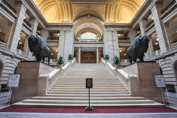 Interior Assembleia Legislativa Manitoba Estátuas Bisões Bronze Maciço — Fotografia de Stock