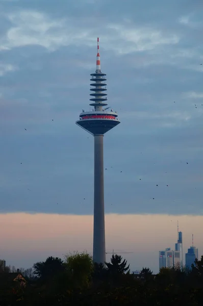 Frankfurt Alemanha Novembro 2021 Torre Televisão Frankfurt Depois Pôr Sol — Fotografia de Stock