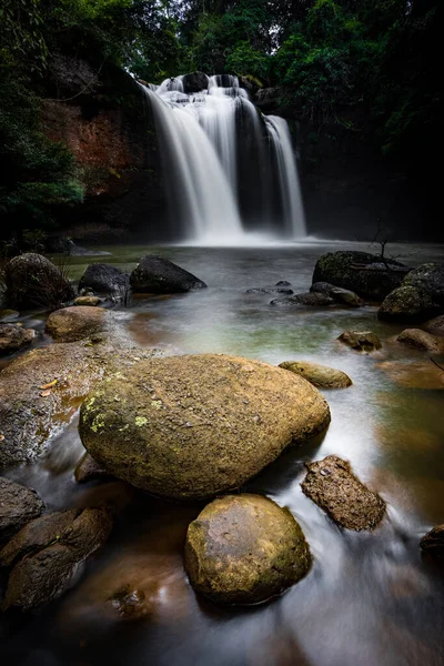 和合宜国家公园的休瓦特瀑布 Khao Yai — 图库照片