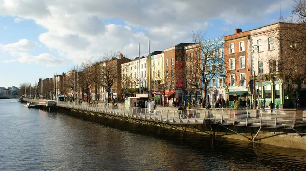 Dublin Ιρλανδια Δεκ 2010 Ποταμός Liffey Και Αστικά Κτίρια Στο — Φωτογραφία Αρχείου