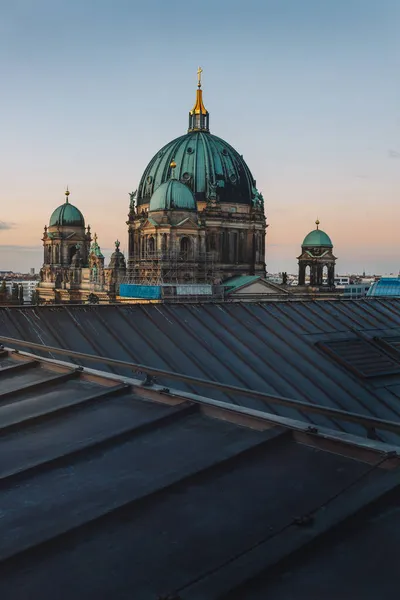Colpo Verticale Della Cattedrale Berlino Berlino Germania Durante Tramonto — Foto Stock