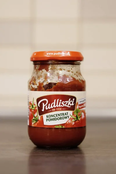 Poznan Polonia Mayo 2017 Concentrado Tomate Marca Pudliszki Pulido Frasco — Foto de Stock