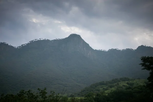 Ett Vackert Bergslandskap Med Grönska Sierra Manantlan Jalisco Mexiko — Stockfoto
