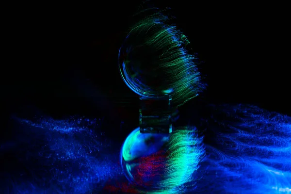 Een Close Shot Van Een Gloeiende Kristallen Bol Met Blauw — Stockfoto
