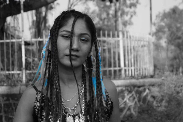 Grayscale Shot Stylish Indian Female Dreadlocks Posing Camera — ストック写真