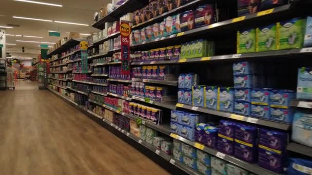 Walking Shelfs Products Modern Supermarket — Stock Video