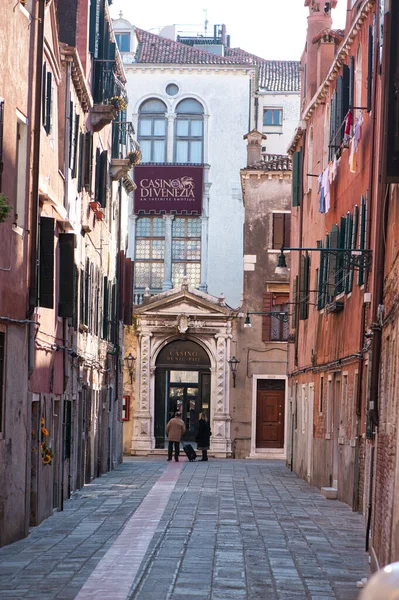 Venice Talya Şubat 2009 Belediye Kumarhanesi Nin Girişine Giden Caddelerin — Stok fotoğraf