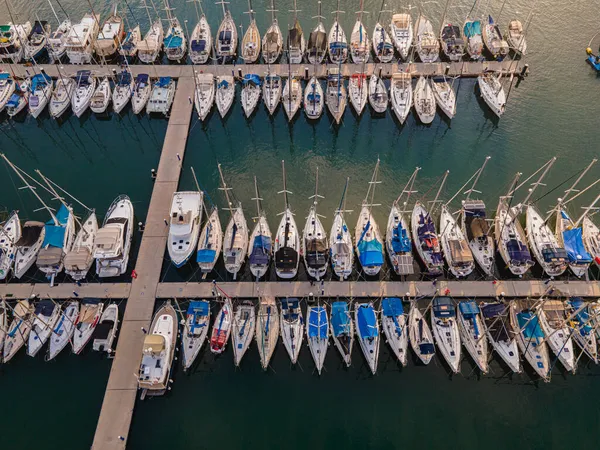 Una Vista Dall Alto Barche Vela Piccoli Yacht Una Giornata — Foto Stock