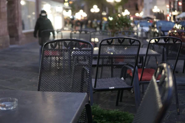 Plan Rapproché Des Tables Des Chaises Extérieur Une Cafétéria Restaurant — Photo