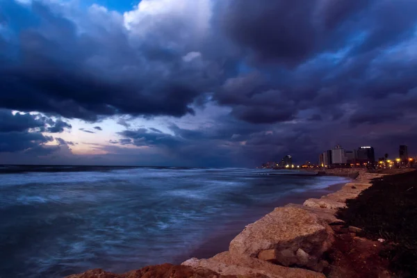 Бурный Вечер Тель Авиве Израиль — стоковое фото