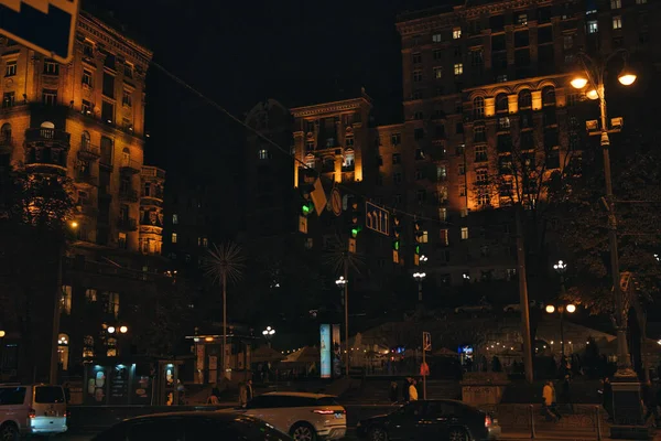 Město Kyjev Rušnými Ulicemi Hustým Provozem Silnicích Noci — Stock fotografie