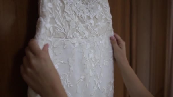 Πλάνα Από Κοντινό Πλάνο Την Προετοιμασία Της Νύφης Για Γάμο — Αρχείο Βίντεο