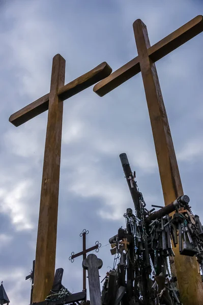 Вертикальный Снимок Крестов Холме Фазес Литуания — стоковое фото