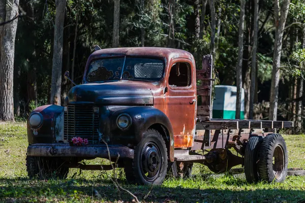 Viejo Coche Agrícola Una Zona Rural — Foto de Stock