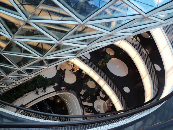 Moderno Centro Comercial Com Escadas Espiral Frankfurt Alemanha — Fotografia de Stock