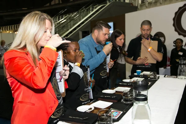 Joh South Africa Oct 2021 Visitors Engaging Tasting Exhibitors Food — Stock Photo, Image