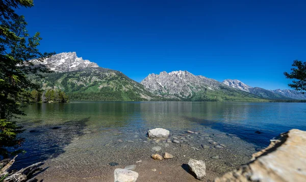 Grand Teton Ulusal Parkı Nda Temiz Bir Dağ Gölü Jenny — Stok fotoğraf