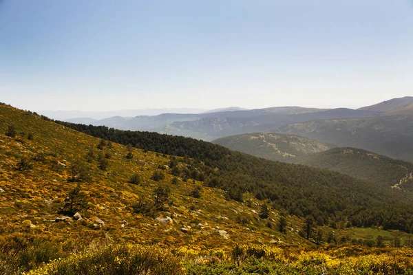 Uma Vista Panorâmica Das Montanhas Guadarrama Espanha — Fotografia de Stock