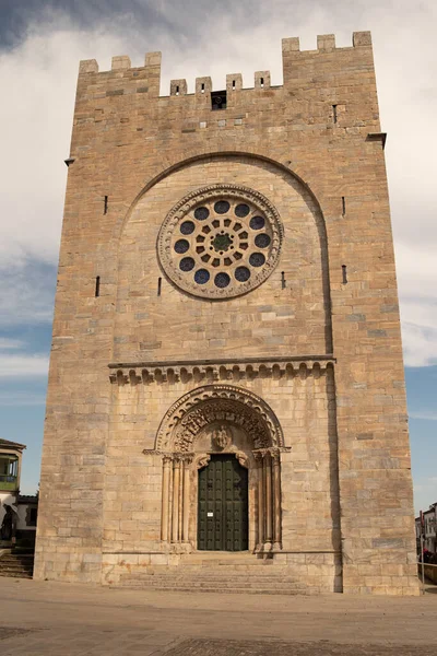 Een Verticaal Shot Van Kerk Van San Juan Van Portomarin — Stockfoto