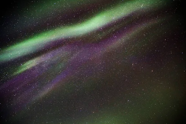 挪威Kvaloya星空中的Aurora Borealis迷人的景象 — 图库照片