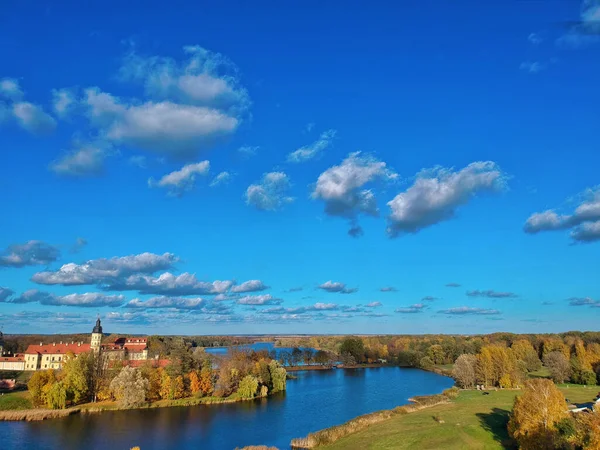 ベラルーシのネシュヴィジ城の空中写真 — ストック写真