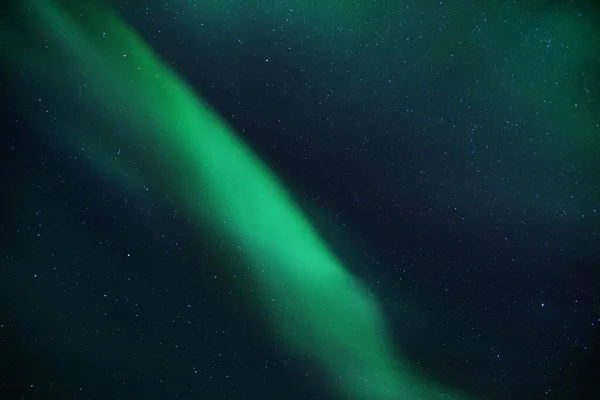 Kuzey Kutup Bölgesi Norveç Kvaloya Nefes Kesici Aurora Borealis Işıklarıyla — Stok fotoğraf
