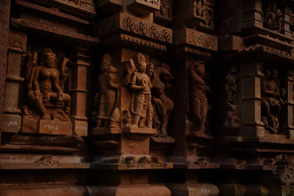 Primer Plano Una Pared Con Muchas Esculturas Templo Lakshmana Khajuraho — Foto de Stock