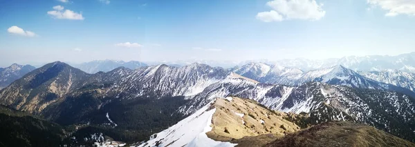 Een Prachtige Opname Van Een Landschap Overdag Winter — Stockfoto