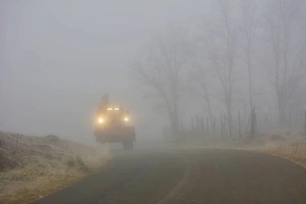 Дорога Сільській Місцевості Туманний День — стокове фото