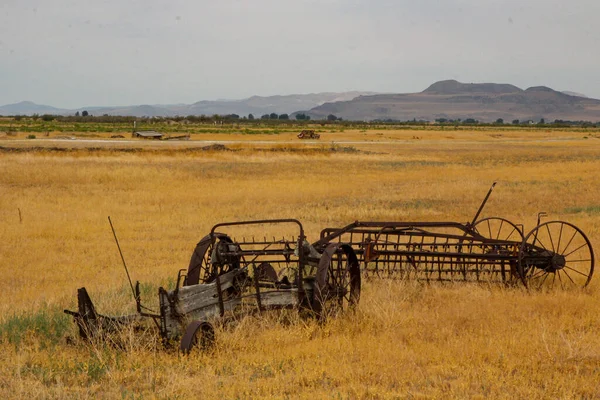 Eine Schöne Szene Einer Alten Farm Und Ranch Ausrüstung Einem — Stockfoto