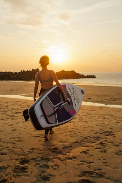 Normandy France Aug 2021 Caucasian Girl Sup Board Paddle Walking — Stock Photo, Image